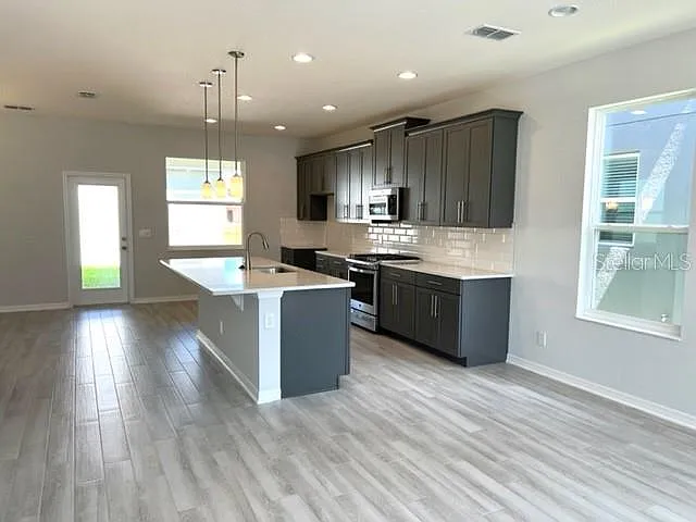 3 bed, 2.5 bath, 1835 sqft, $2,800 — Photo 4