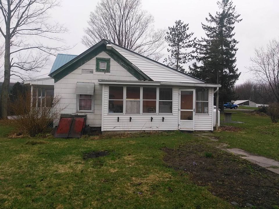 2nd image of 3723 Eaton Brook Rd