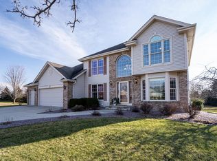 8731 Shadowood Trl, Racine, WI 53406