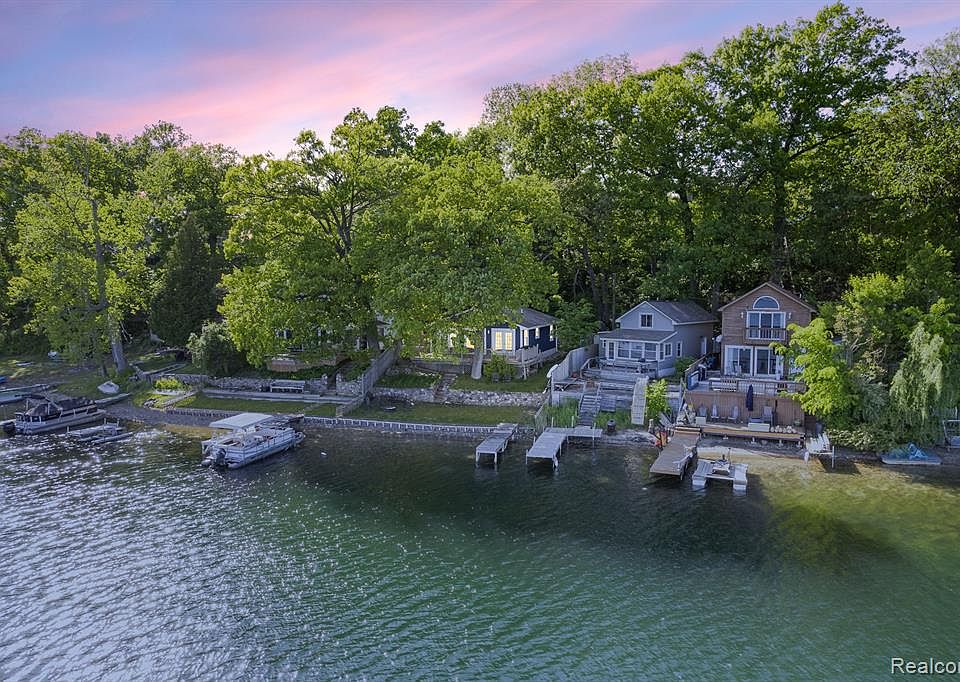 215 Ora Rd, Oxford, MI 48371 Zillow