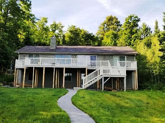 3rd image of 183 E Park Dr