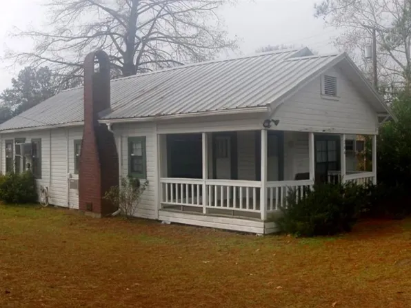 364 Colwell St, Zavalla, TX 75980