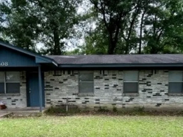 1508 Briarwood Dr, Lufkin, TX 75901