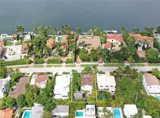 3005 N Bay Rd, Miami Beach, FL 33140