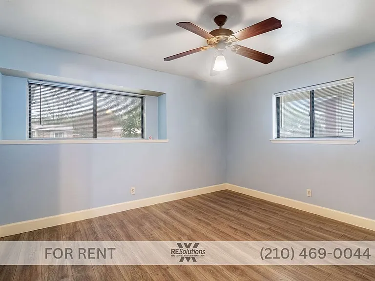 800 Brooks Ave — Photo 3