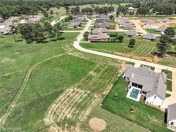 5th image of 218 Sam Willen Dr