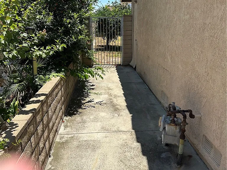 8549 Orange St — Photo 31