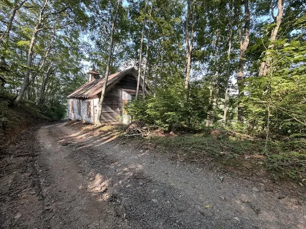 25 Sawmill Holler Rd, Hillsville, VA 24343