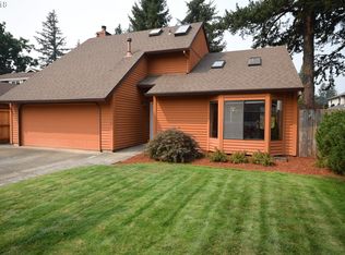 17105 NE Everett St, Portland, OR 97230