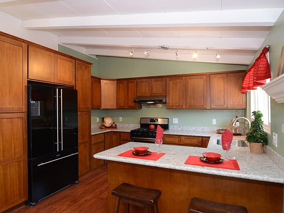4th image of 1180 Manzano Way
