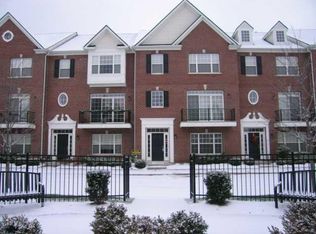 977 3rd Ave NW, Carmel, IN 46032