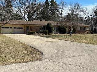 3701 Daisy Ln, Racine, WI 53405