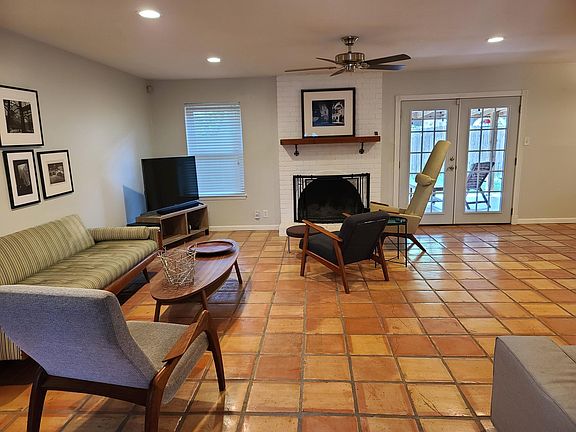 2nd image of 2601 Fentonridge Dr