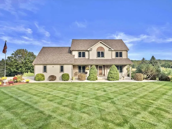 N5814 Hillside Drive, Sullivan, WI 53178