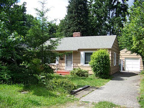 2nd image of 3236 NE 91st St