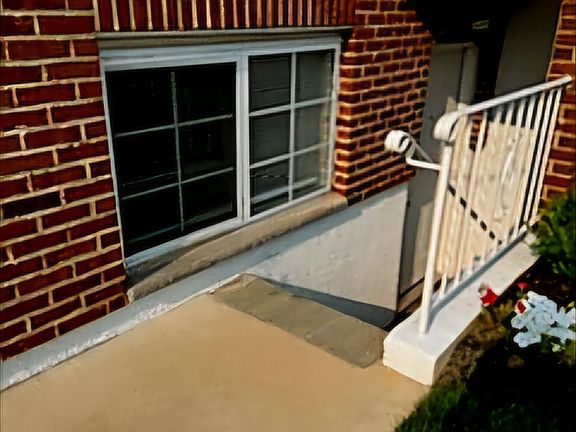 2nd image of 41 Gloria Ct Floor 2