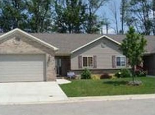 728 Tree Top Trl, Charlotte, MI 48813