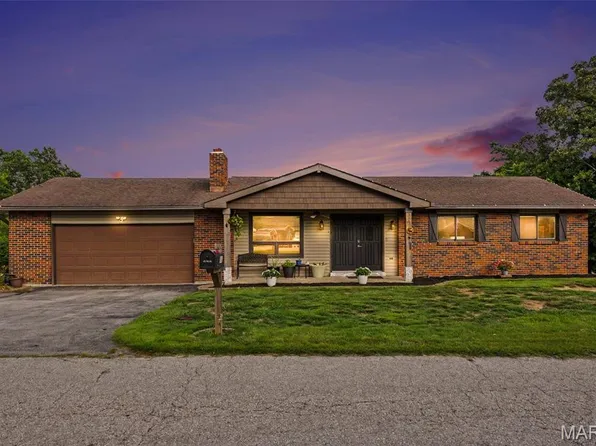 11 Windswept Dr, Arnold, MO 63010