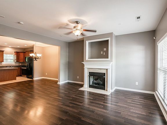 5th image of 403 Tapestry Pl Unit 206