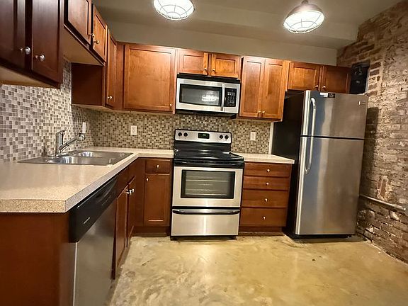2nd image of 533 Main St APT B1