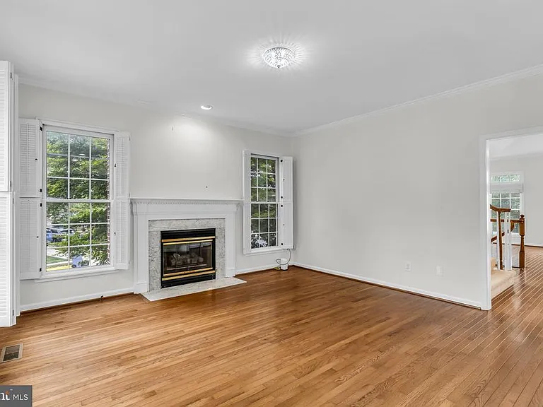 6618 Frost Lake Ln — Photo 10