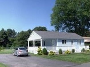 93 Flower Hill Dr, Shirley, NY 11967
