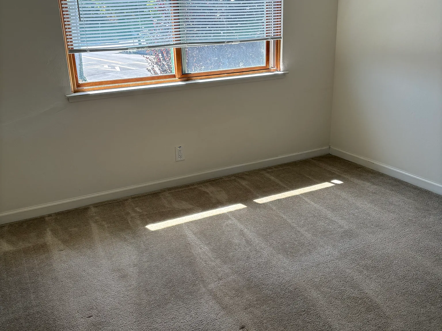 2 bed, 1.5 bath, 950 sqft, $3,500 — Photo 1