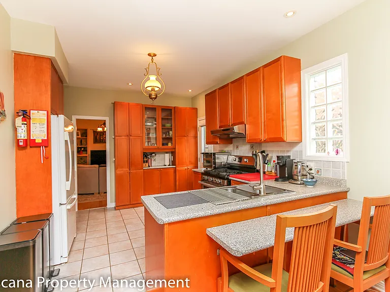 437 Riverdale Ave — Photo 11