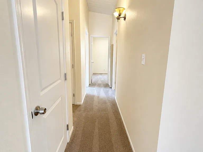 272 Donner Ave — Photo 4