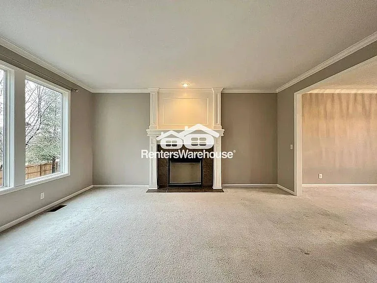 15861 Linden St — Photo 10