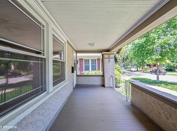 3rd image of 917 N Lombard Ave