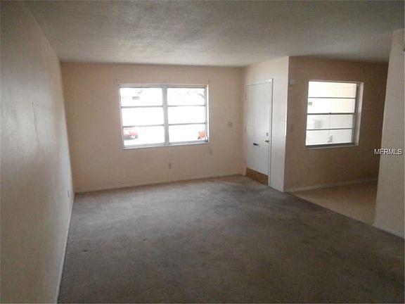 3rd image of 338 Sky Loch Ct