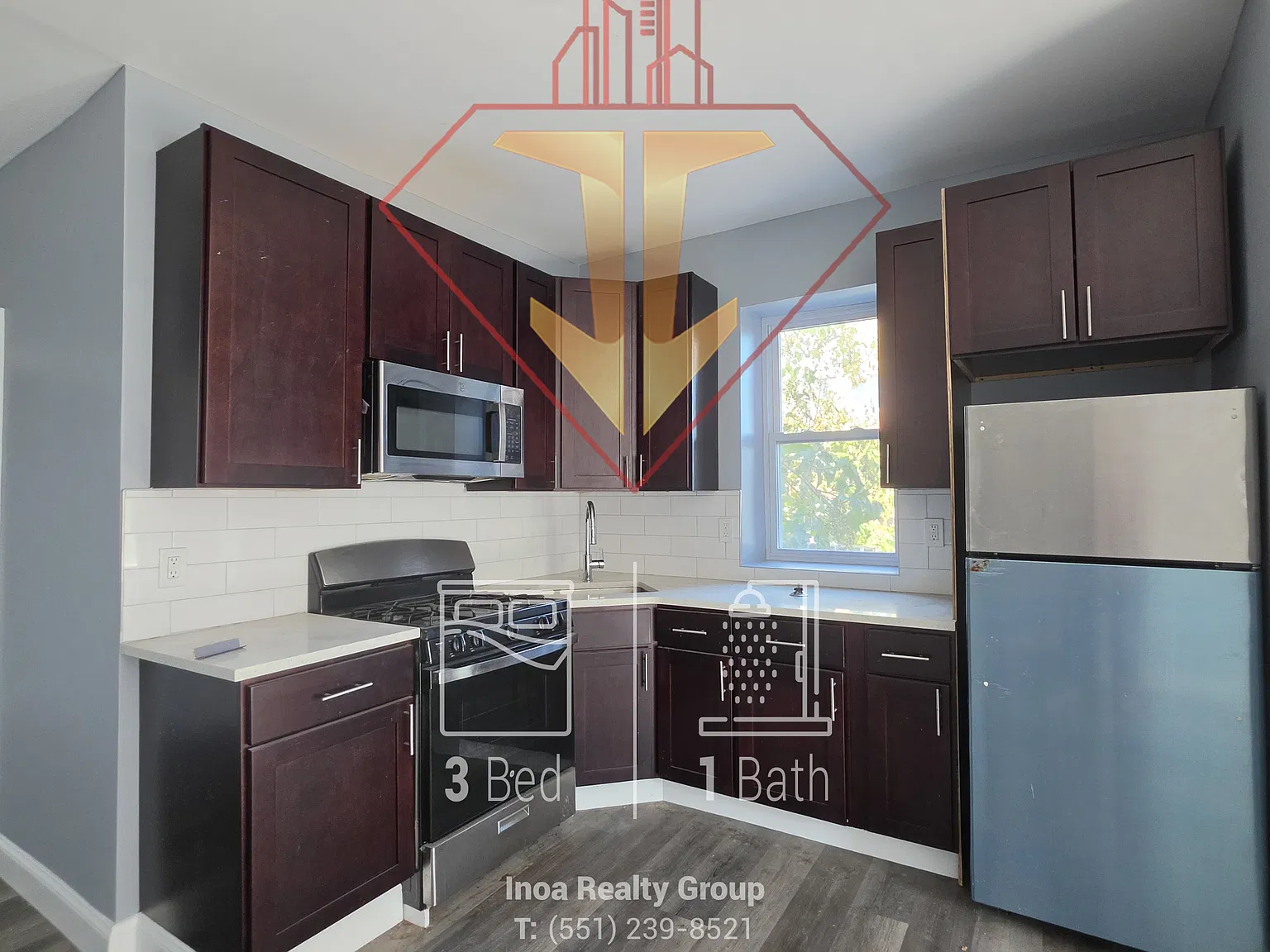 3 bed, 450 sqft, $2,100 — Photo 2