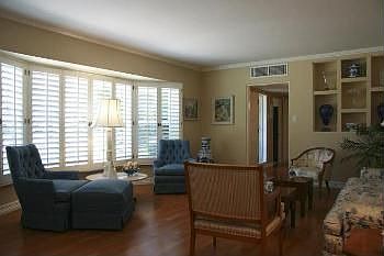 5th image of 544 W Solano Dr