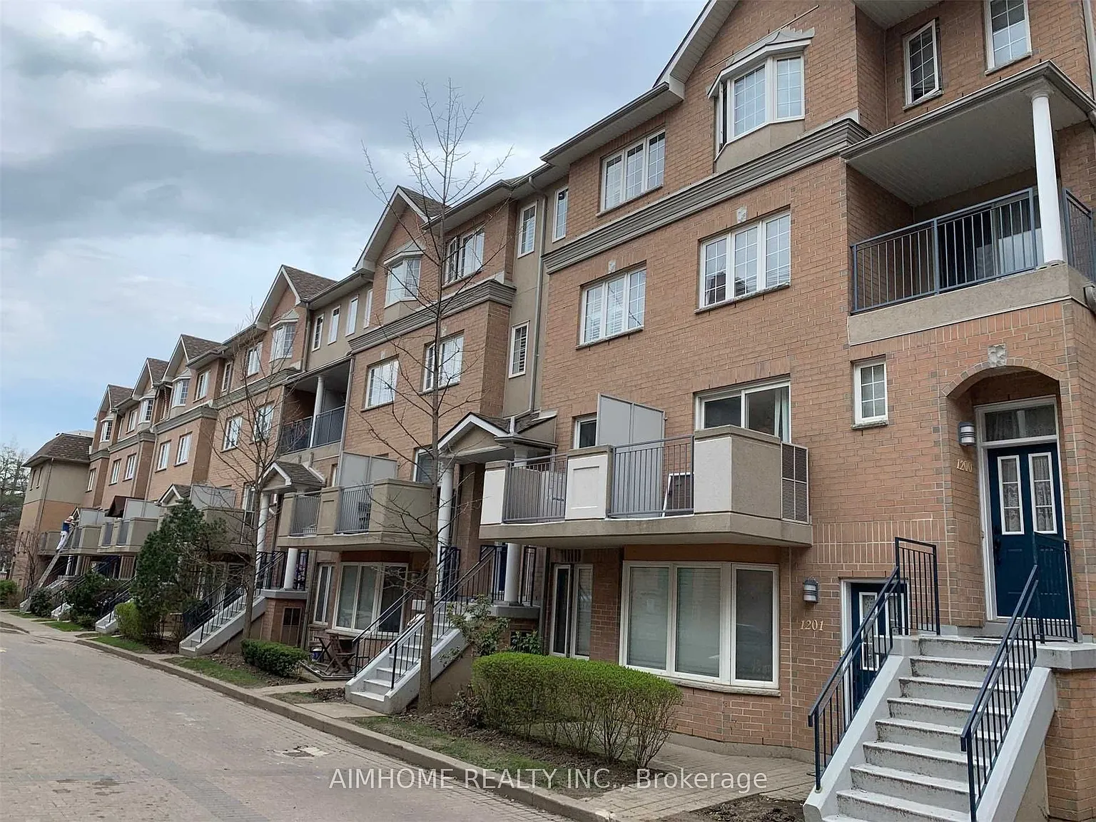 4 bed, $3,500 — Photo 1