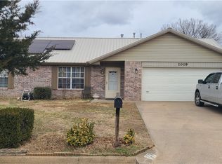 1009 W Cottonwood St, Rogers, AR 72758