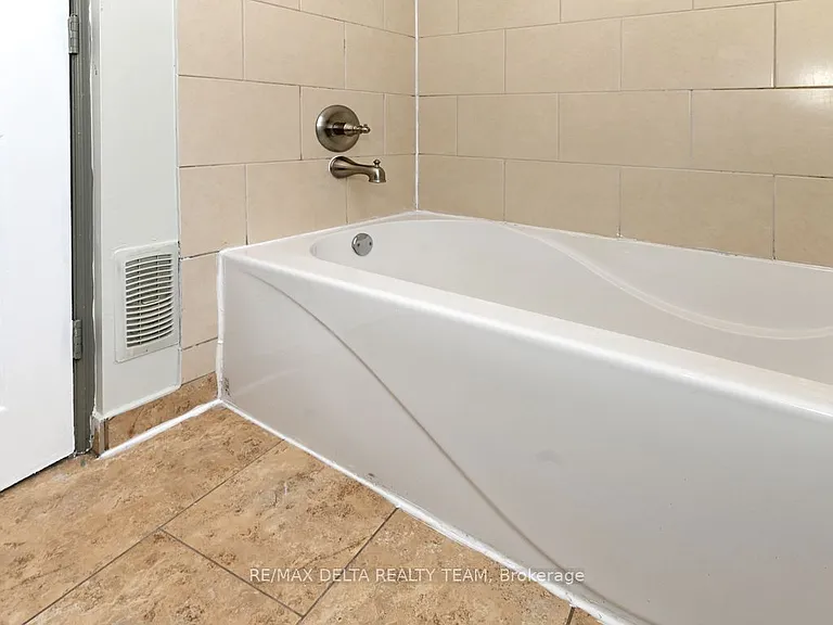355 Bronson Ave — Photo 13