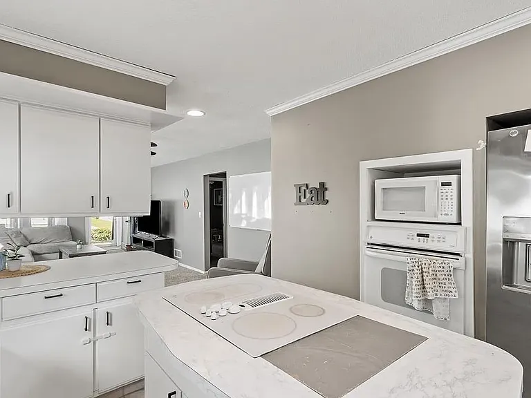209 W Gardiner St — Photo 11