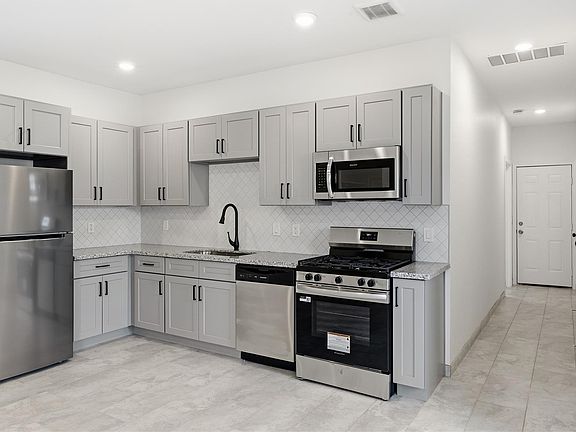 4th image of 6138 Brookfield Dr #B