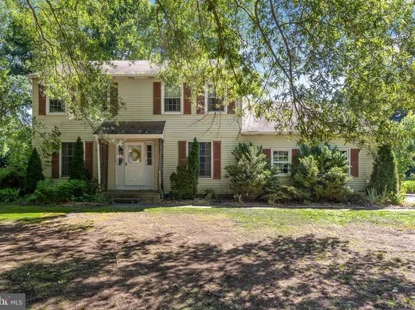 518 Adams Ln, Southampton, NJ 08088