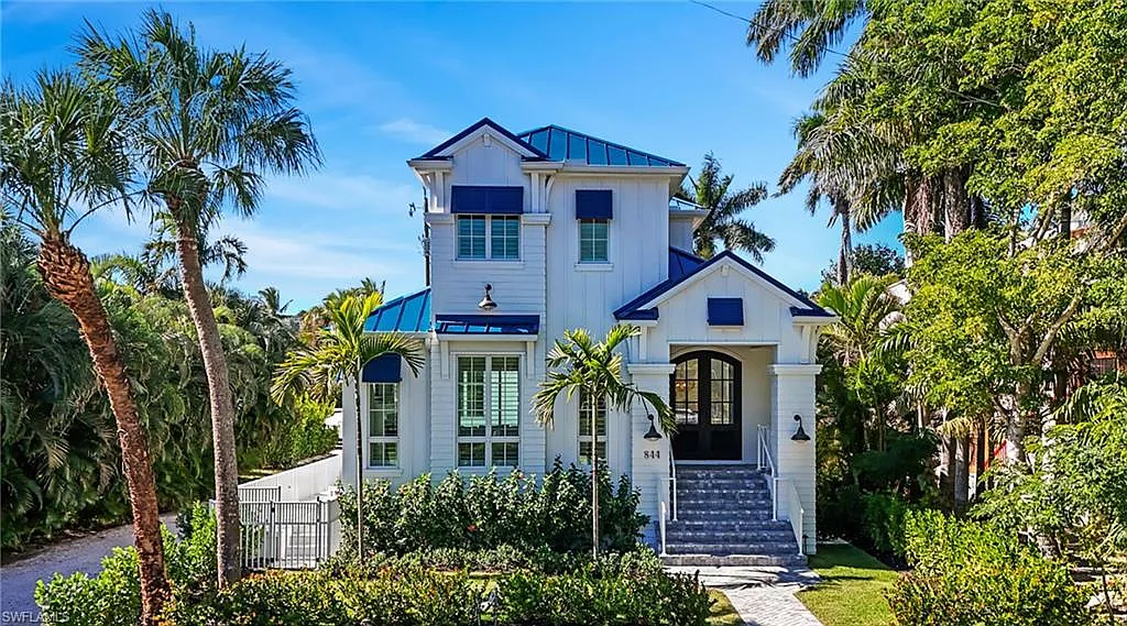 4 bed, 4.5 bath, 3750 sqft, $94,000 — Photo 1