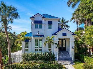 844 8th St S, Naples, FL 34102