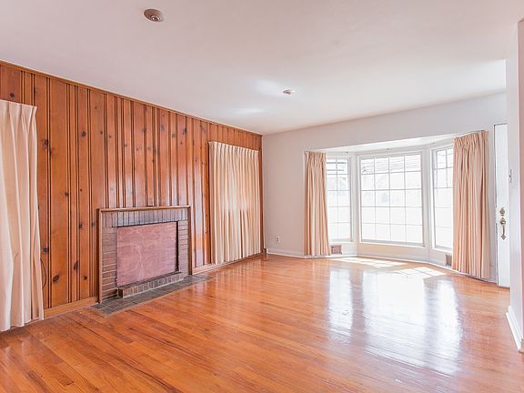 4th image of 1535 E Wesley Ave #1535