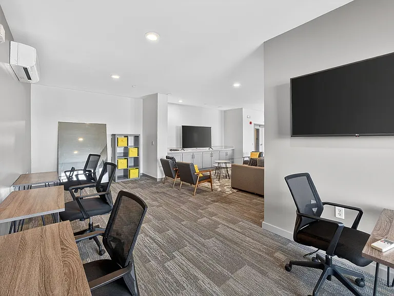 400 Herron Dr #21 — Photo 33