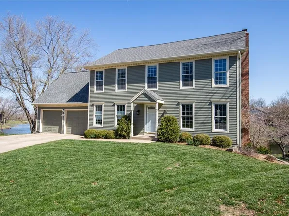 706 N Persimmon View St, Olathe, KS 66061