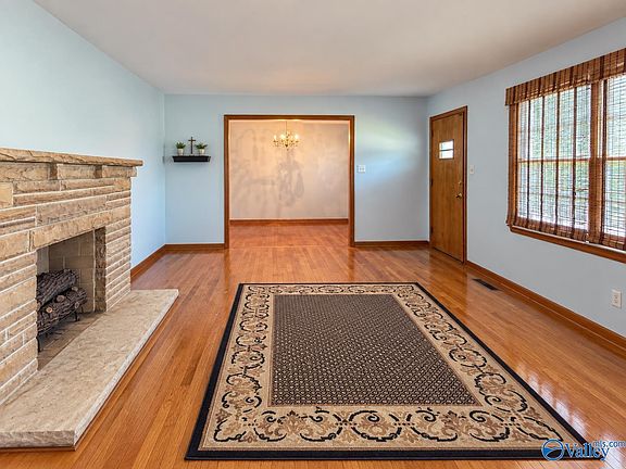2nd image of 807 Lay St