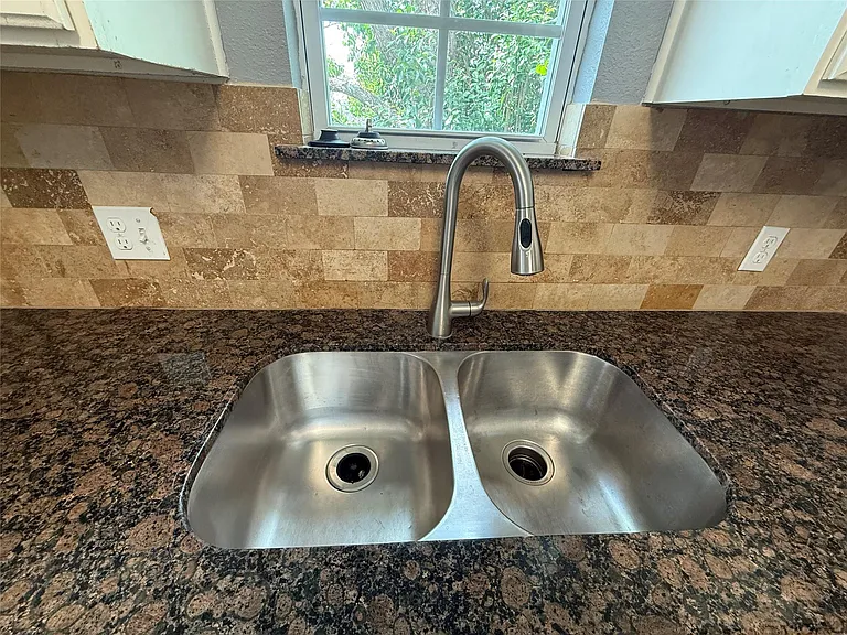 2308 Auburndale St #5 — Photo 8
