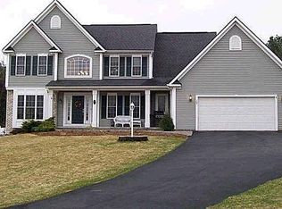 17 Crosswinds Cir, Fairport, NY 14450