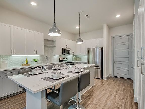2nd image of 2310 Moser Ave #1B