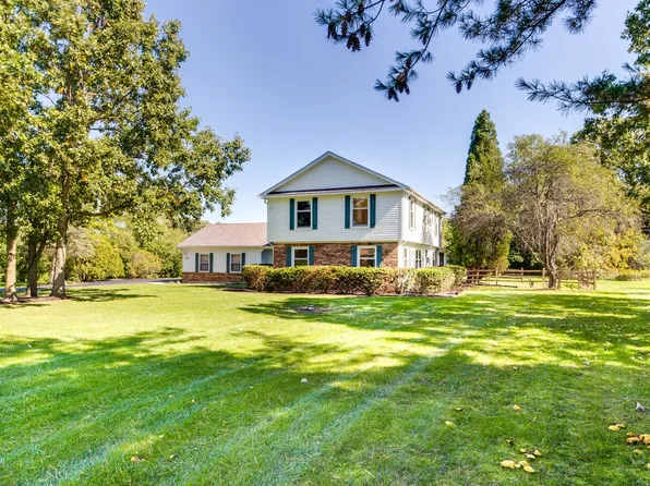 710 Sunrise Rd, Libertyville, IL 60048